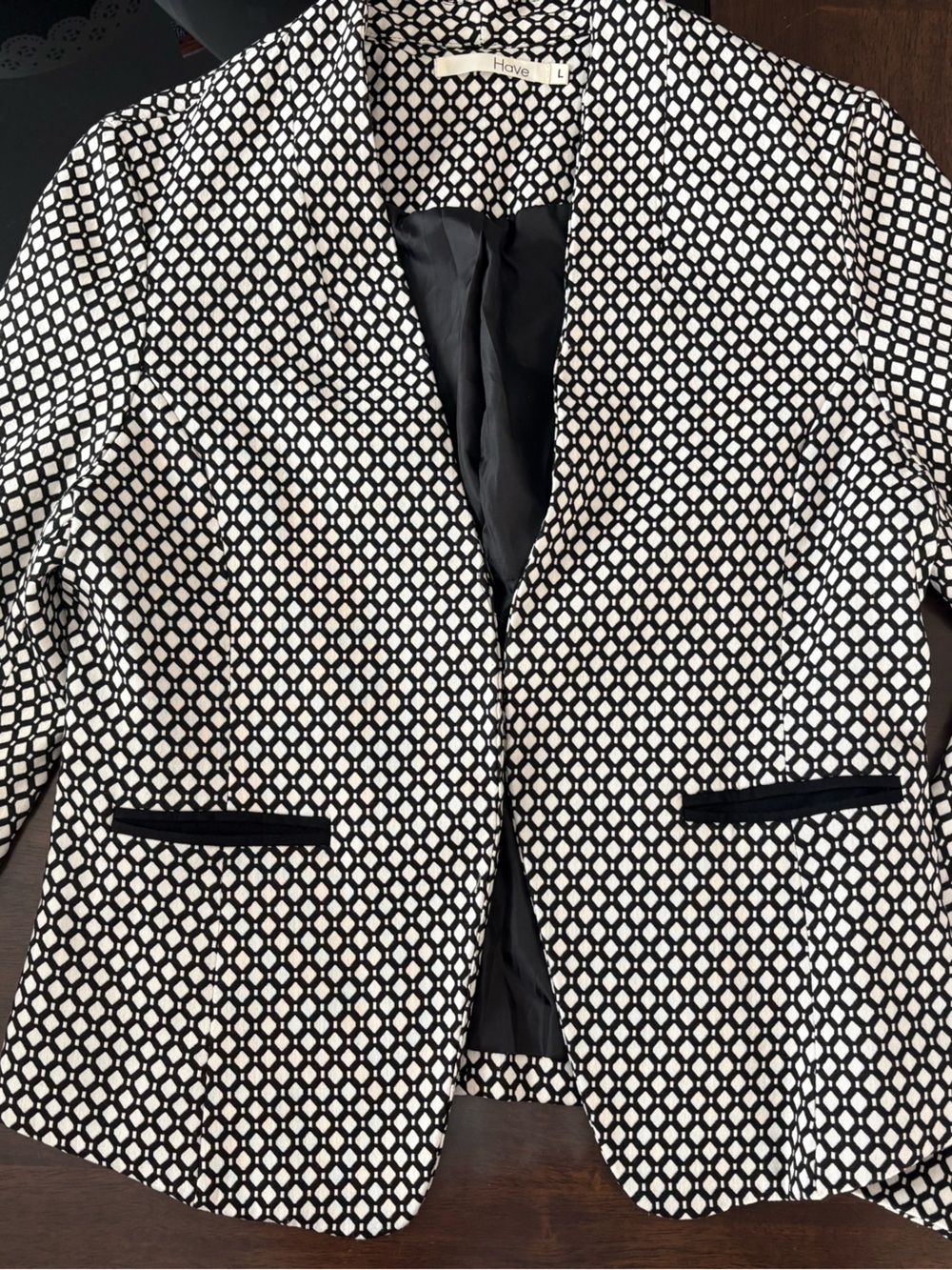 Women’s Black and White Blaz